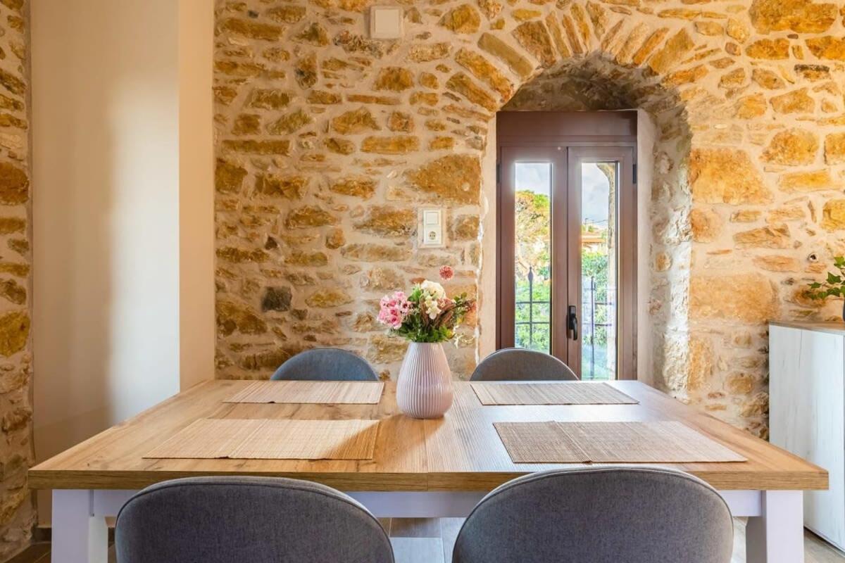 Mantineia Stone Villa-An Ethereal Getaway Megali Mantineia Bagian luar foto
